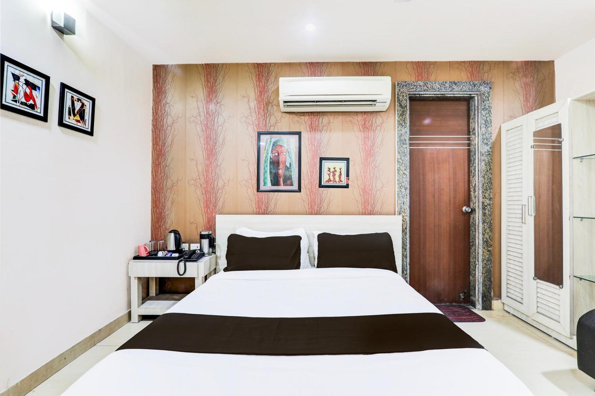 Townhouse Sakura Hotel Lucknow Buitenkant foto