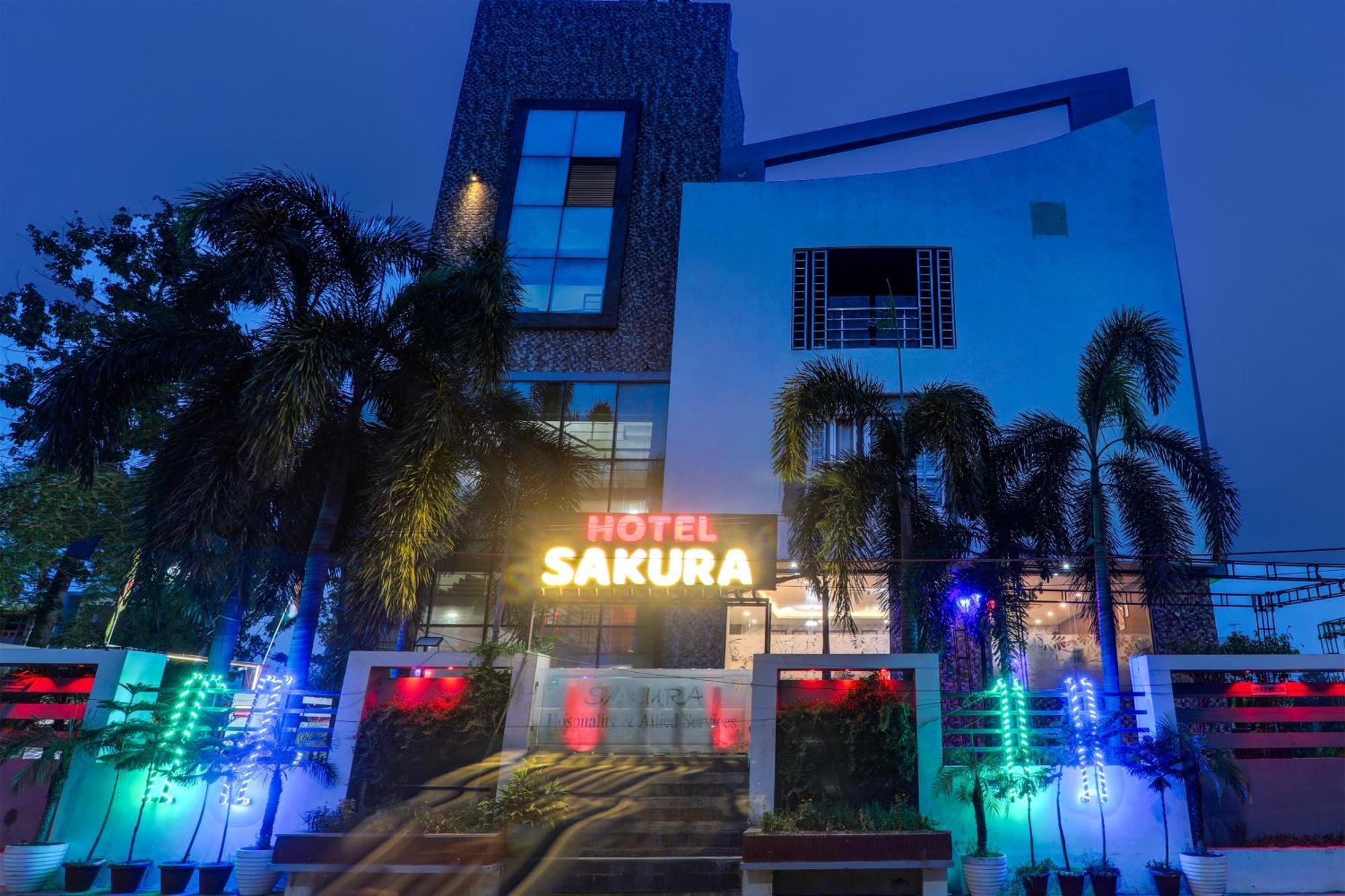 Townhouse Sakura Hotel Lucknow Buitenkant foto